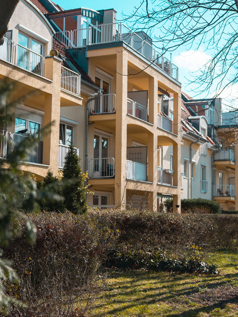 Wohnanlage mit Loggien und Dachterrassen, Meininger Ring 35–39 in Leipzig-Schönau